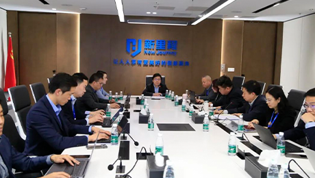 東方風來滿眼春，開路先鋒闊步行——pp電子app官網(wǎng)健康集團召開2024年度工作啟動會暨戰(zhàn)略升級實施動員會