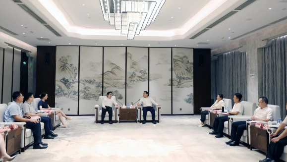 江西省萍鄉(xiāng)市委副書記、市長熊運浪與林楊林一行舉行工作會談